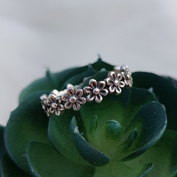 Flower Sterling Silver 925 Ring - Picture 3 of 5